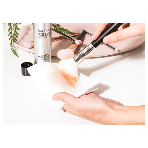 MAKE UP FOR EVER Instant Brush Cleanser 140ml